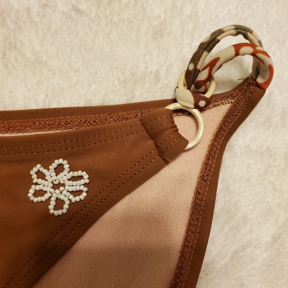 Powder Room Bikini Size Medium - Picture 3 of 4